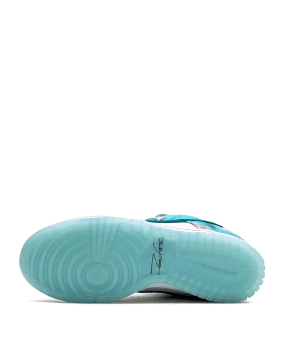 Nike SB Dunk Low Futura Laboratories "Bleached Aqua" — image 4